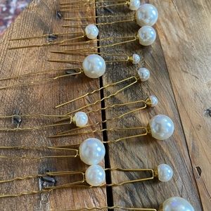 BLHDN Faux Pearl Gold Pins